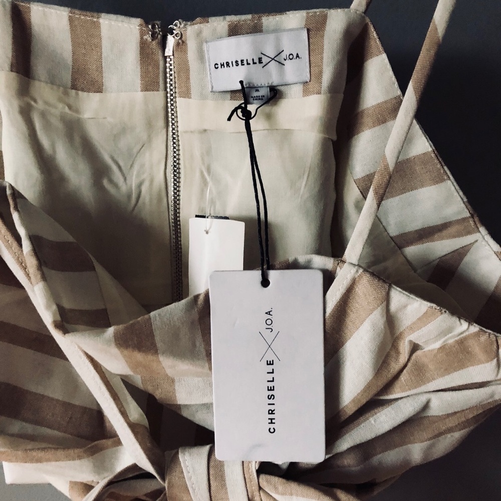 Chriselle x J.O.A. Tie Front Crop Top - Picture 4 of 6